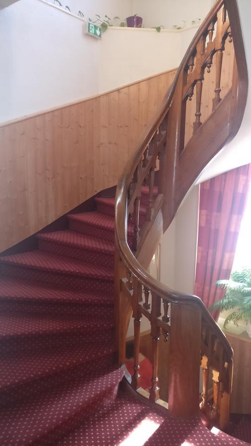 Hotel Restaurant Le Parc Мулин Екстериор снимка